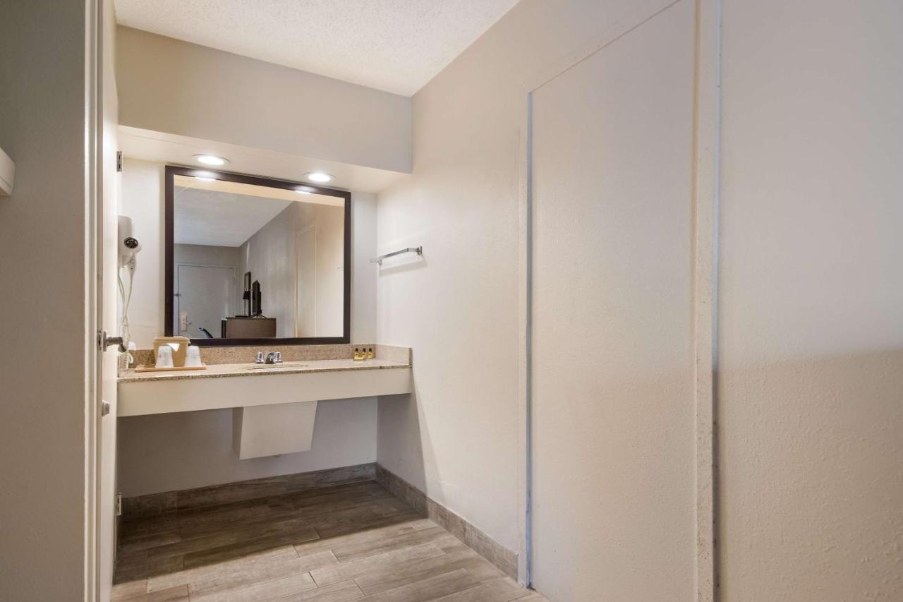 Surestay Hotel By Best Western St Pete Clearwater Airport Extérieur photo